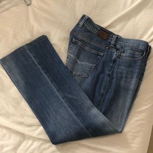 903 Lucky brand blue jeans. Sz8/29